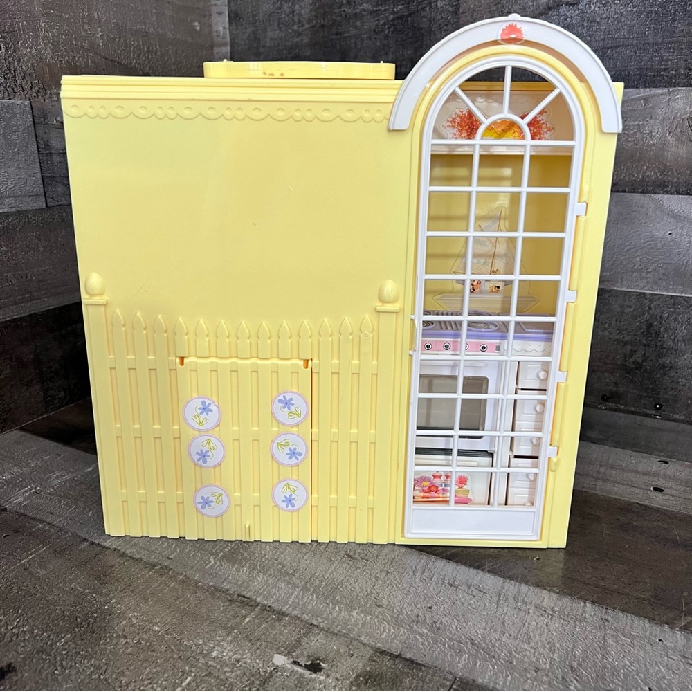 BARBIE HAPPY FAMILY GRANDMAS KITCHEN FOLD UP PLAYSET DOLLHOUSE 1998 VINTAGE